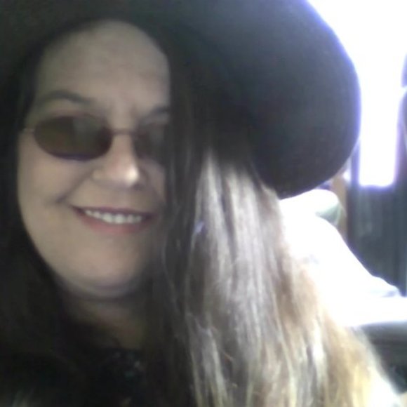 Meet your Posher, Shanna - Picture 3 of 8